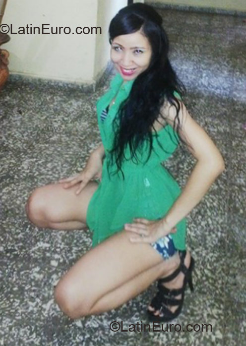 Date this foxy Dominican Republic girl Frannyel from La Vega DO12142