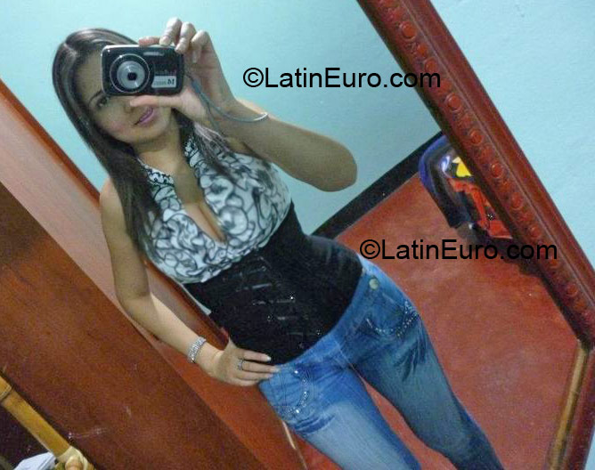 Date this athletic Bulgaria girl Katerin from amsterdam CO11495