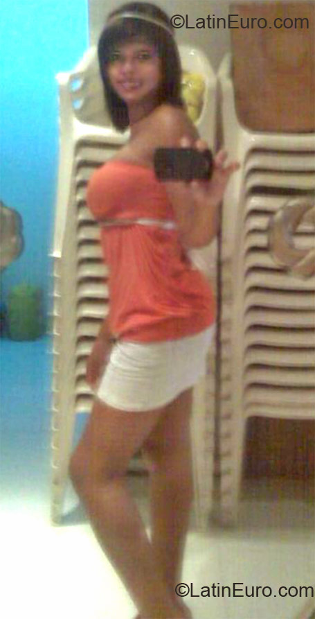 Date this attractive Colombia girl Diana Carolina from Cali CO11282