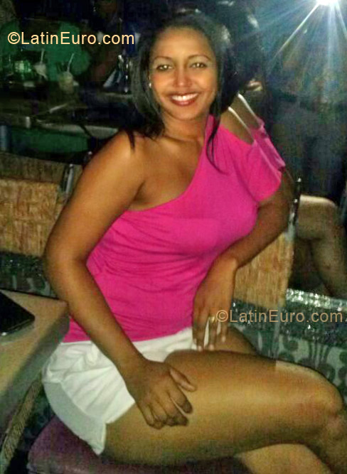 Date this cute Dominican Republic girl Angie from Santo Domingo DO12488