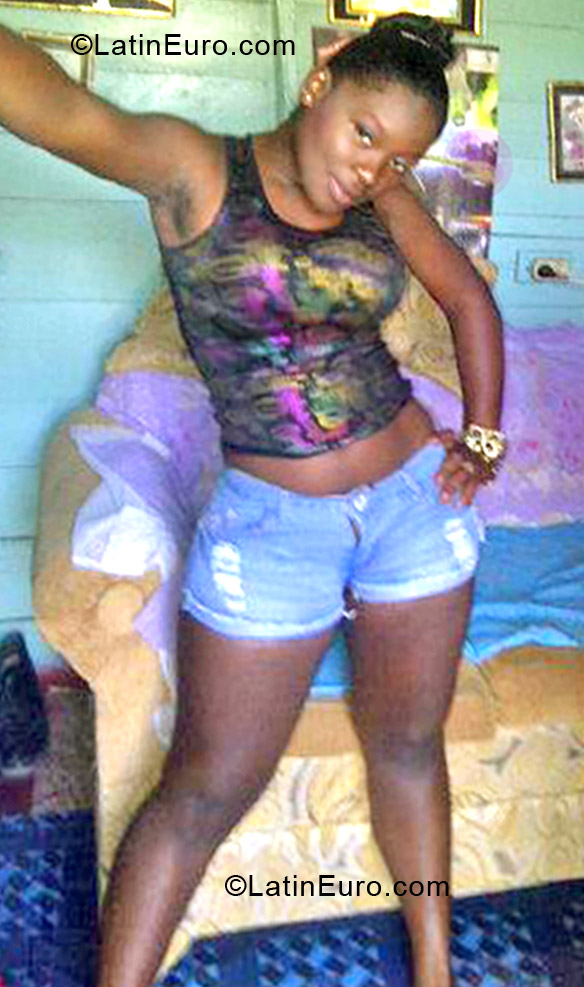 Date this athletic Jamaica girl Annakay from Montego Bay JM756