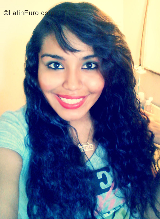 Date this happy Mexico girl Magda from Linares Nuevo Leon MX755
