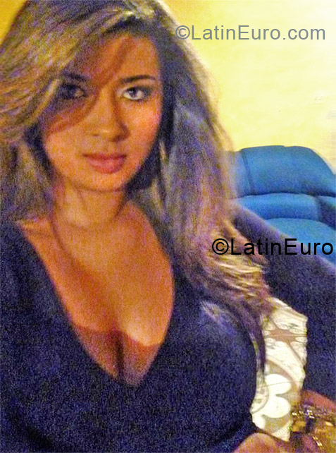 Date this pretty Brazil girl Magda from Belo Horizonte BR7133