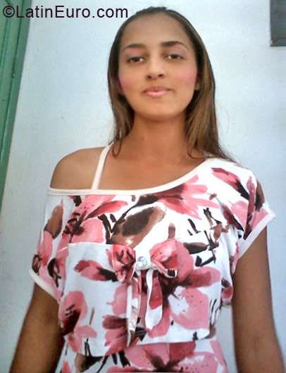 Date this georgeous Brazil girl Nurriel from Salvador BR7140