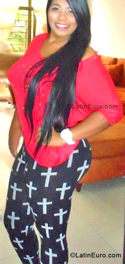 Date this nice looking Colombia girl Lina from Cali CO11438