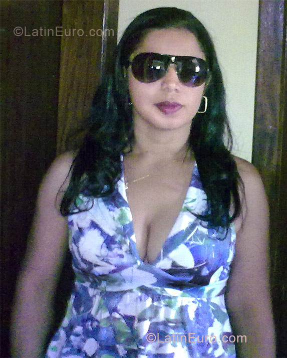 Date this happy Brazil girl Alessandra from Sao Paulo BR7146