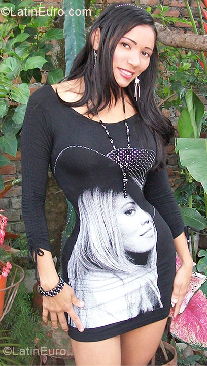 Date this fun Colombia girl Maria from Cali CO11442