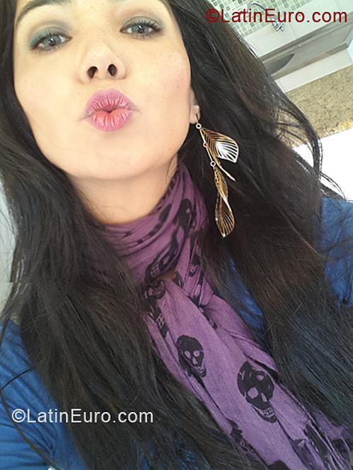 Date this funny Brazil girl Alessandra from Sao Paulo BR7159