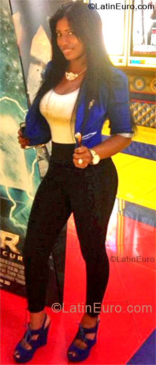 Date this happy Dominican Republic girl Cindi from Santo Domingo DO12758