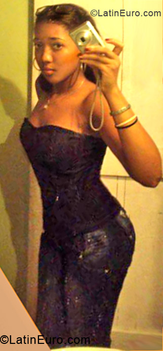 Date this athletic Dominican Republic girl Yeimy from Santiago DO12788