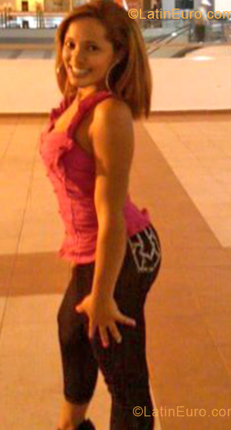 Date this tall Dominican Republic girl Ruth esther her from Barahona DO12835