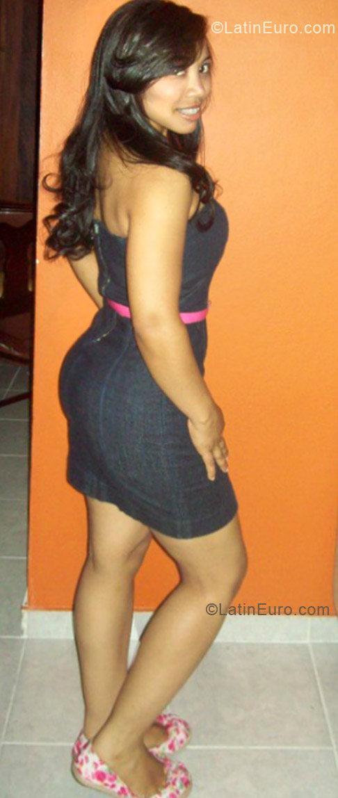 Date this nice looking Dominican Republic girl Ivelisse from Santiago DO12872