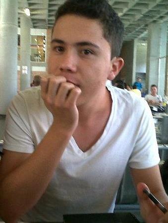 Date this foxy Colombia man Julian from Medellin CO11532