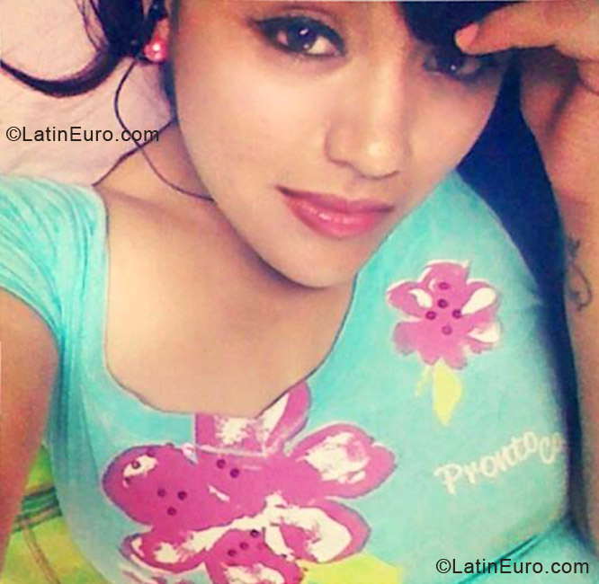 Date this sultry Colombia girl Sofia from Bogota CO11542