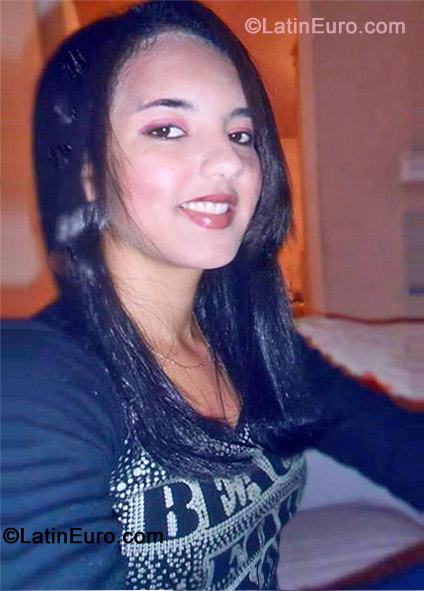 Date this passionate Brazil girl Evelyn from Sao Paulo BR7211