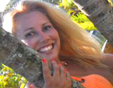 Date this beautiful Brazil girl Thayse from Juiz De Fora BR7214