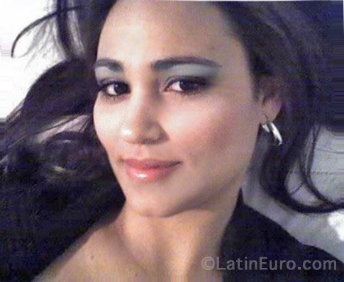Date this happy Brazil girl Nicole from Sao Paulo BR7229