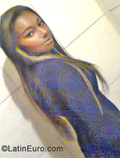 Date this pretty Brazil girl Nathalia from Sao Paulo BR7238