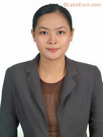 Date this georgeous Philippines girl Cecil from Manila PH523