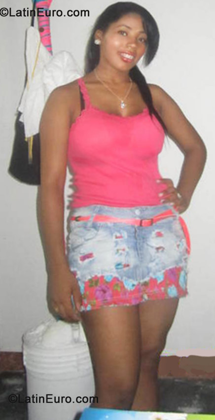 Date this beautiful Colombia girl Nesli from Medellin CO11645