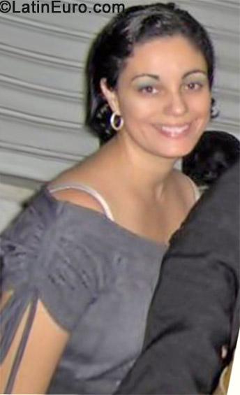 Date this fun Brazil girl Suyanne from Fortaleza BR7271