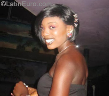Date this happy Jamaica girl Jodian from Red Hills JM874