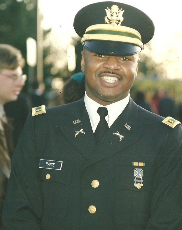 Date this good-looking United States man Charles from Herndon US13761