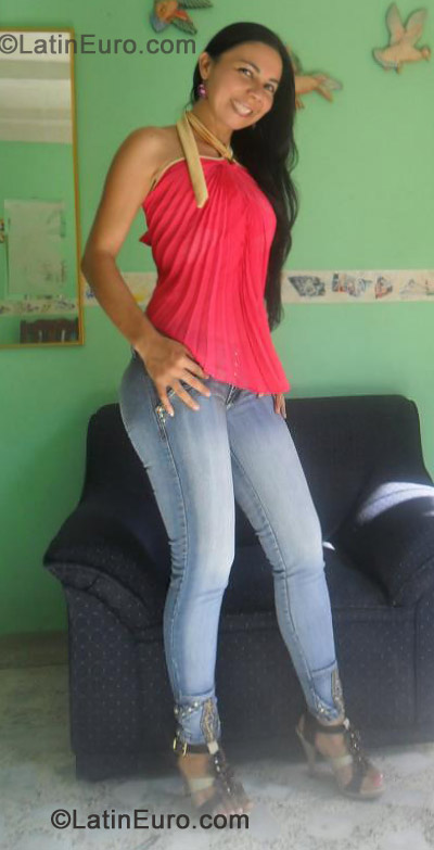 Date this pretty Colombia girl Maribel from Cali CO11743