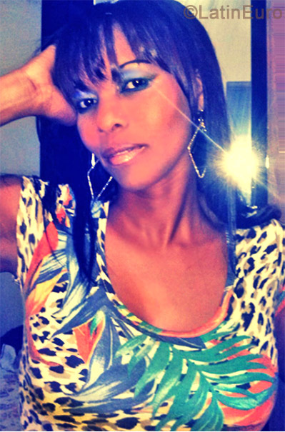 Date this hot Brazil girl Maria Cristina from Jau BR7305