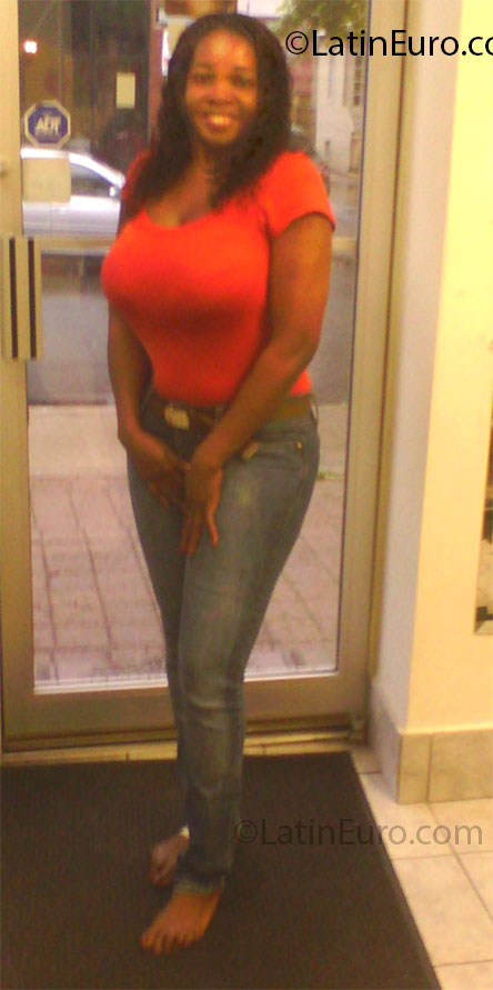 Date this stunning Canada girl Yesenia from Toronto CA552