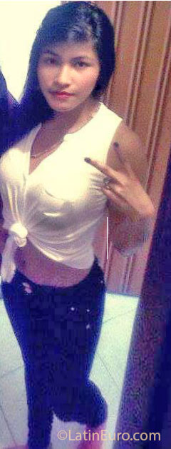 Date this charming Colombia girl JOHANA from Armenia CO11806
