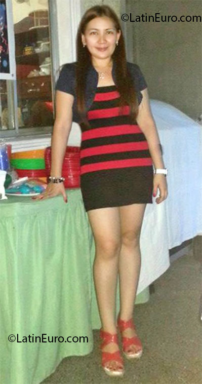 Date this cute Philippines girl Mary from Lucena PH528