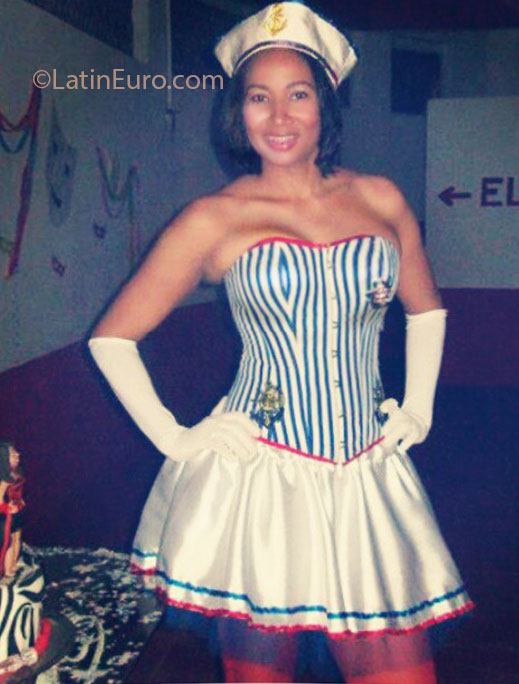 Date this charming Brazil girl Tatiane from Rio De Janeiro BR7349