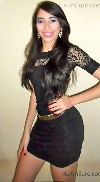 Date this pretty Brazil girl Tatyille from Goiania BR7373