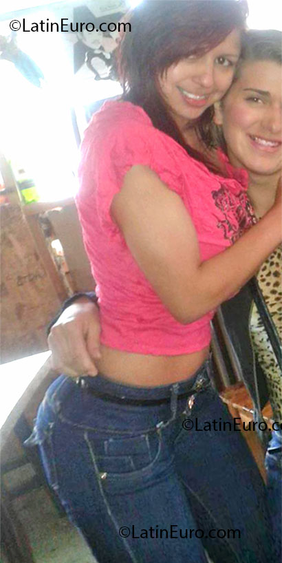 Date this charming Colombia girl Andrea from Bogota CO11925