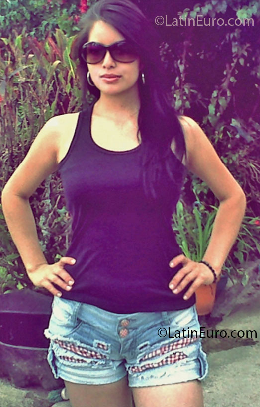 Date this happy Colombia girl Lucia from Cali CO12008