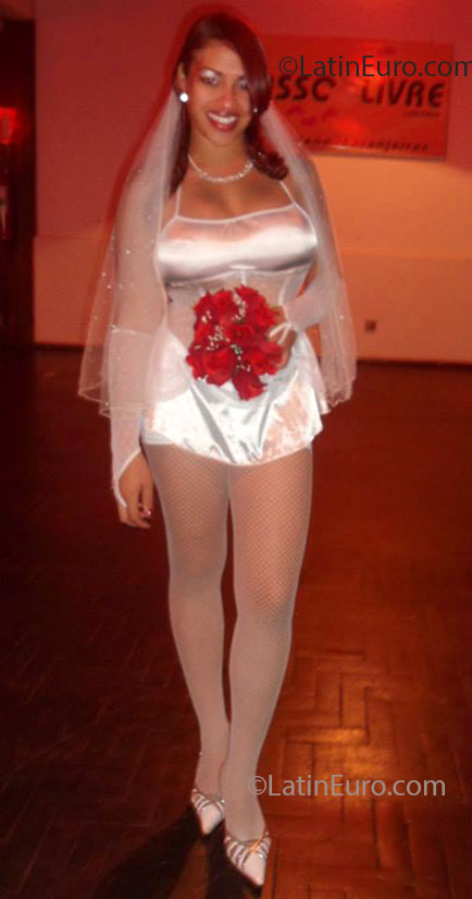 Date this gorgeous Brazil girl Aquila from Contagem BR7429