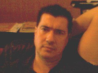 Date this georgeous United States man Fred from United States US13918