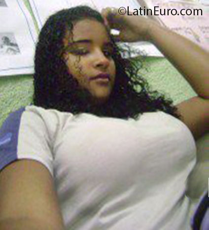 Date this sensual Brazil girl Mariana from Rio De Janeiro BR7445