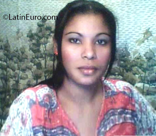 Date this hot Brazil girl Ana Angelica from Uberaba BR7456