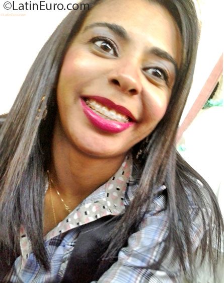 Date this good-looking Brazil girl Tarciana from Nova Friburgo BR7457