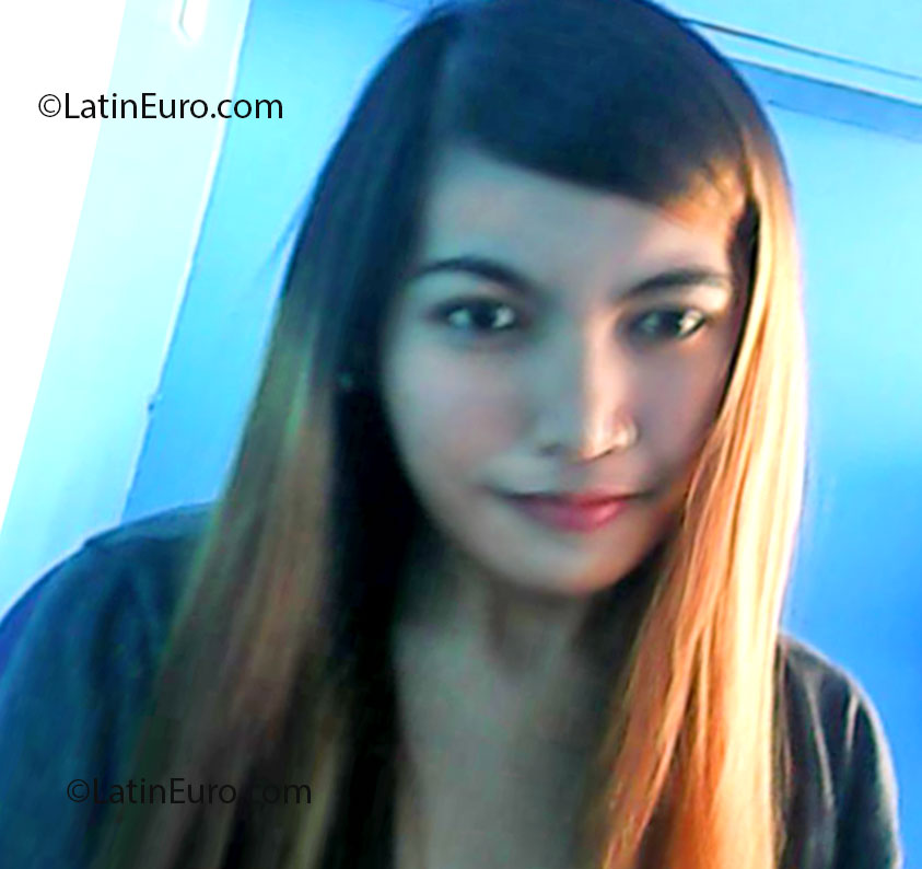 Date this exotic Philippines girl Rhona from Pampanga PH545