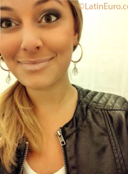 Date this lovely Brazil girl Claudia from Indaiatuba BR7469