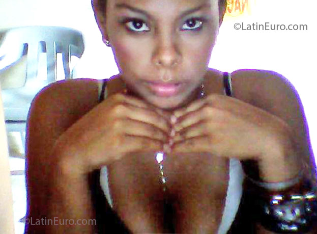 Date this georgeous Colombia girl Ladi from Barranquilla CO12127