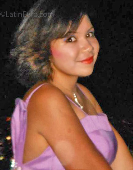 Date this happy Mexico girl Stefani from Morelia MX862