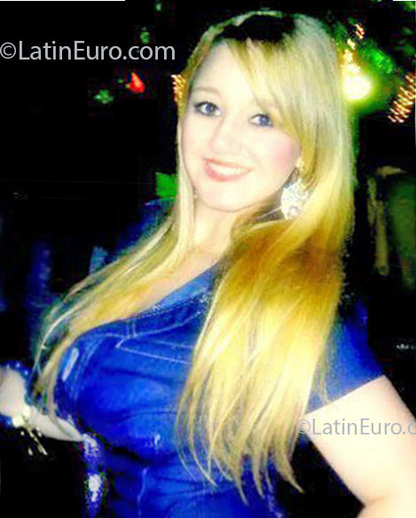 Date this good-looking Brazil girl Ana from Tres Lagoas BR7476