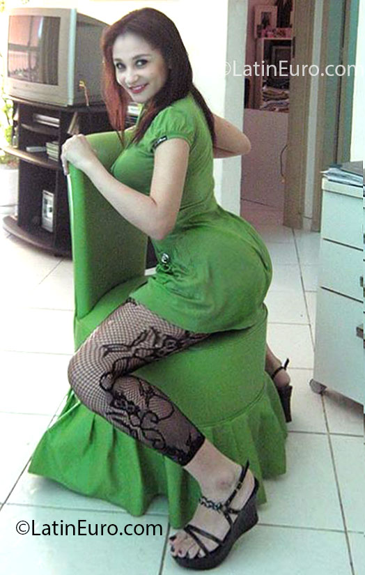 Date this delightful Brazil girl Tatyane from Rio De Janeiro BR7510