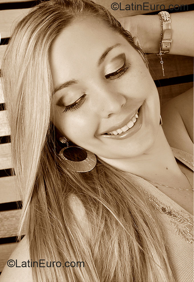 Date this tall Brazil girl Vanessa from Sao Paulo BR7543