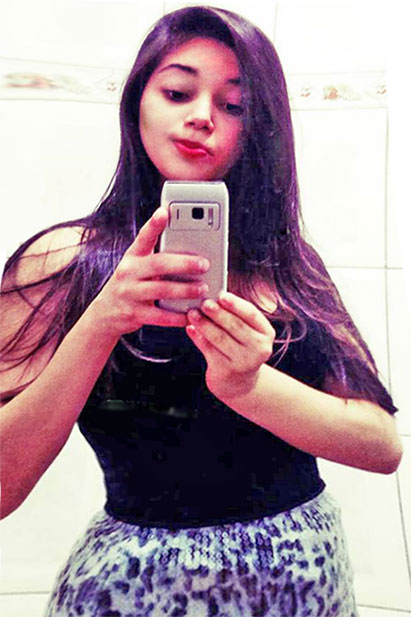 Date this foxy Brazil girl Janaina from Buritirama BR7546