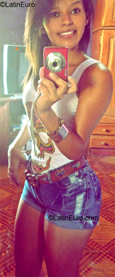 Date this sensual Brazil girl Taisa from Belem BR7556